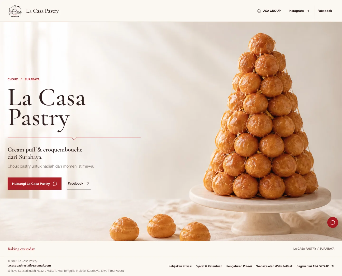 Tampilan desktop La Casa Pastry dengan logo resmi, judul besar, croquembouche, pesan cream puff Surabaya, dan tautan kanal resmi